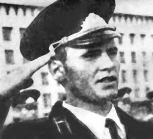 Выпускник танкового училища Владимир Ларин